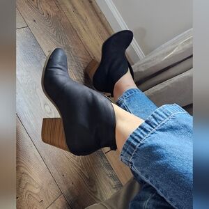 AEROSOLES Black Ankle Boots with Wooden Block Heel